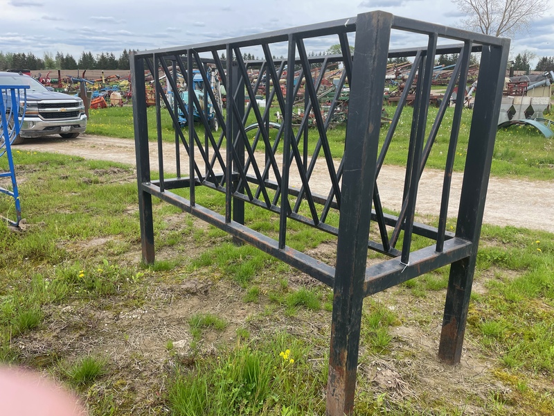 Hay/Forage/Livestock  Horse Cattle Feeder Photo